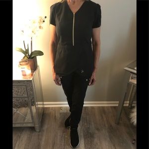 Jaanuu black scrub set